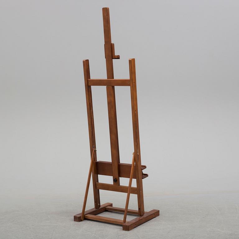 AN EASEL, late 20th / early 21th century.