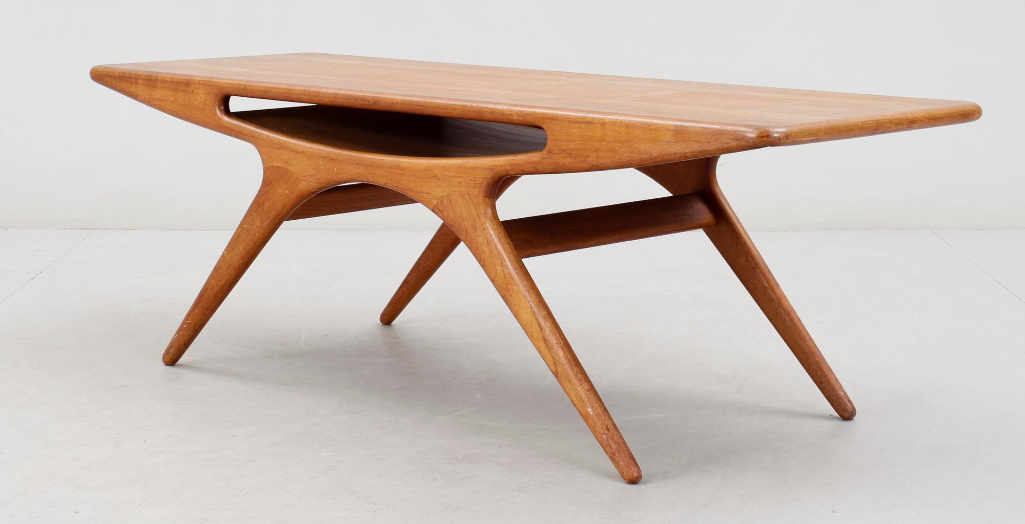 SOFFBORD, Johannes Andersen, för CFC Silkeborg, Danmark. 1950-tal.