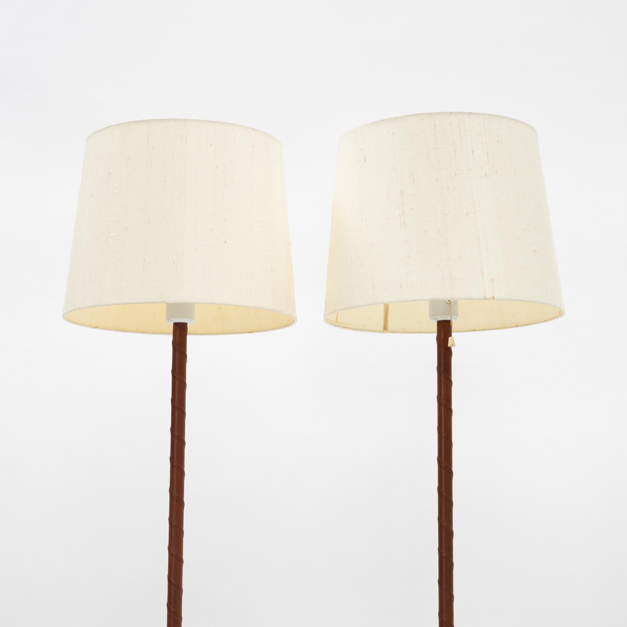 A pair of floor lamps, second half of the 20th Century.
