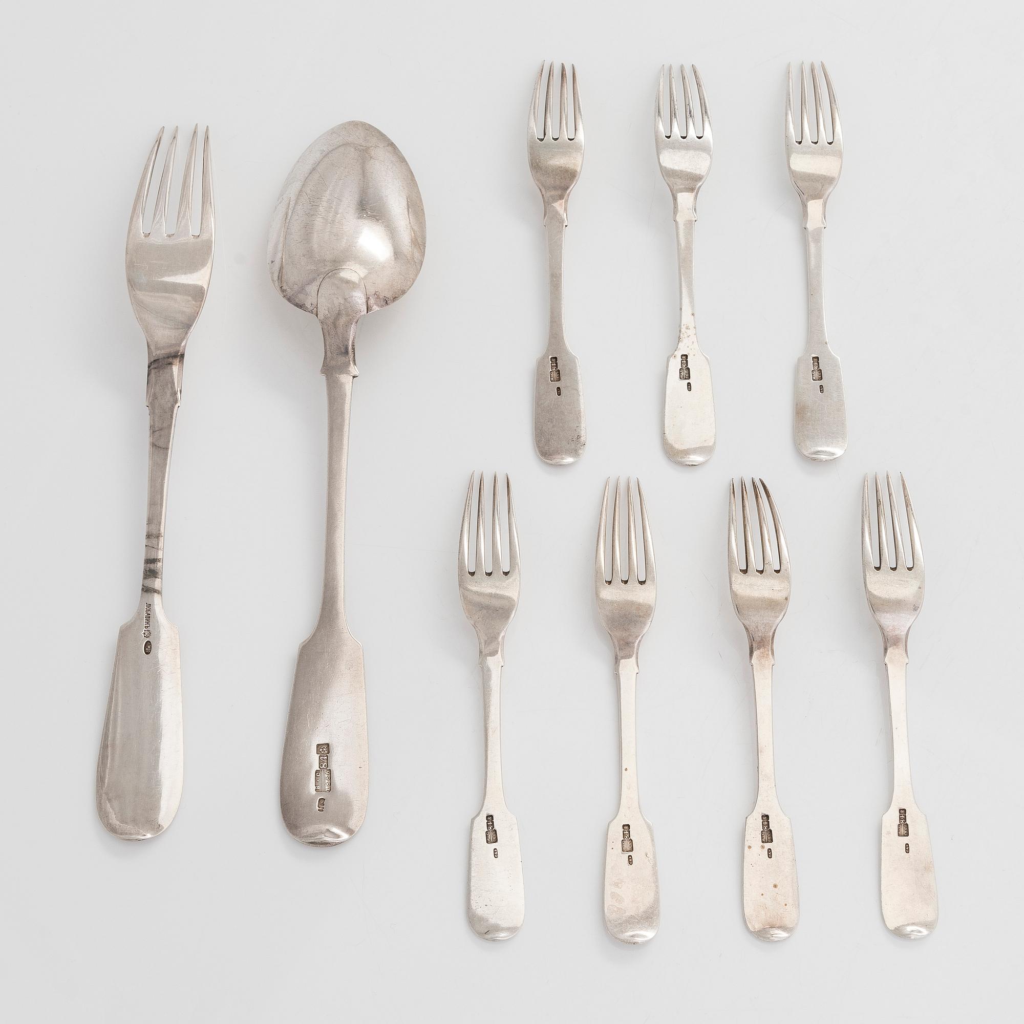 Gafflar, 7 st, ragusked och serveringsgaffel,  silver, S:t Petersburg 1866 och kring 1900.