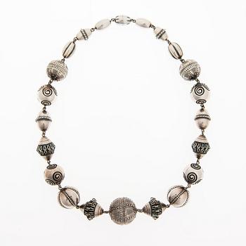 Kalevala Koru · COLLIER, Halikon kääty, Kalevala Koru, silver.