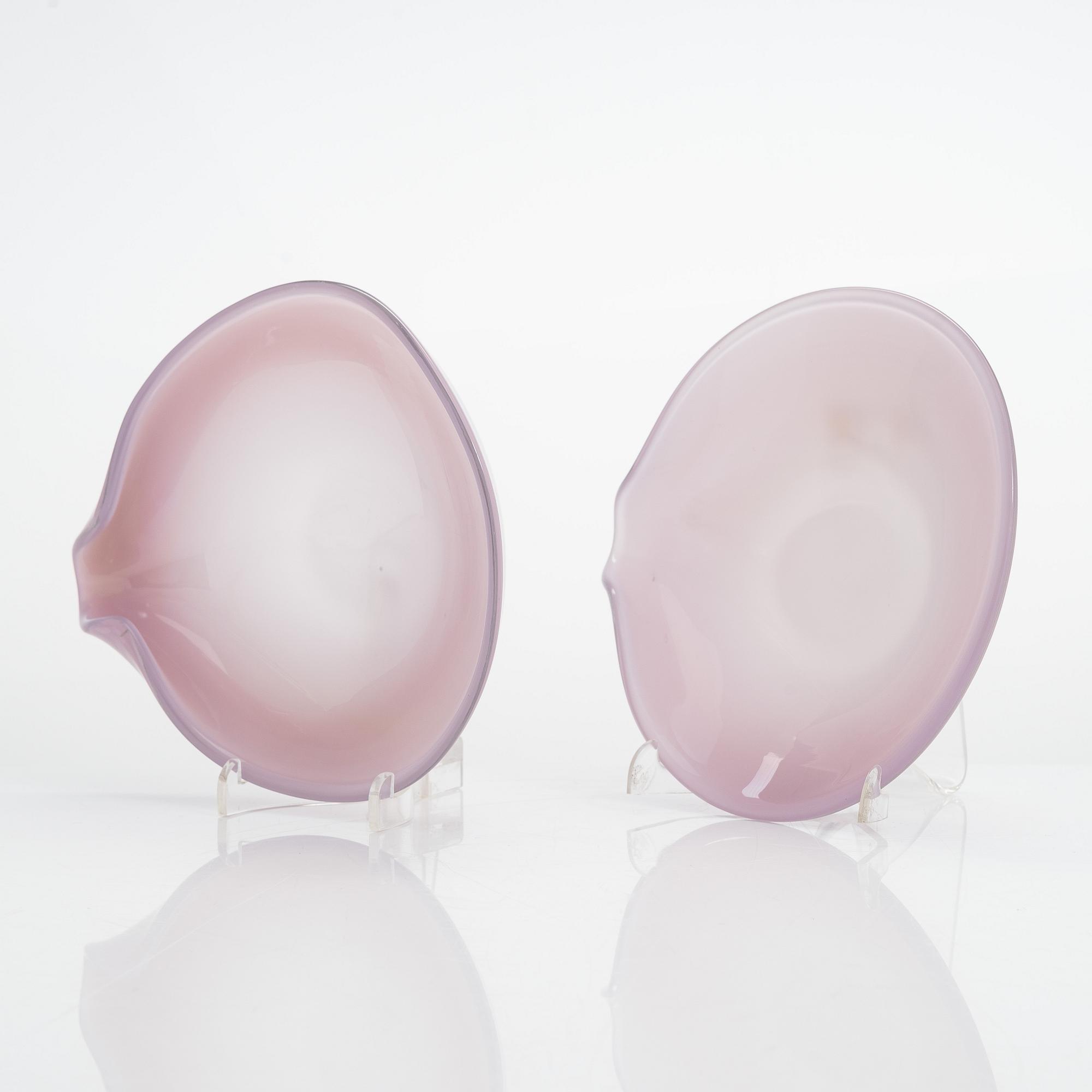 Kaj Franck, a set of five art glass bowls, model 3318, 'Näkinkenkä', signed K. Franck, Iittala.