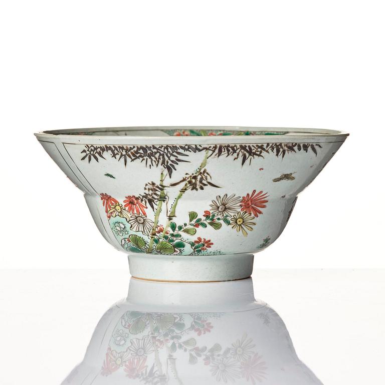 Skål, porslin. Qingdynastin, Kangxi (1662-1722).