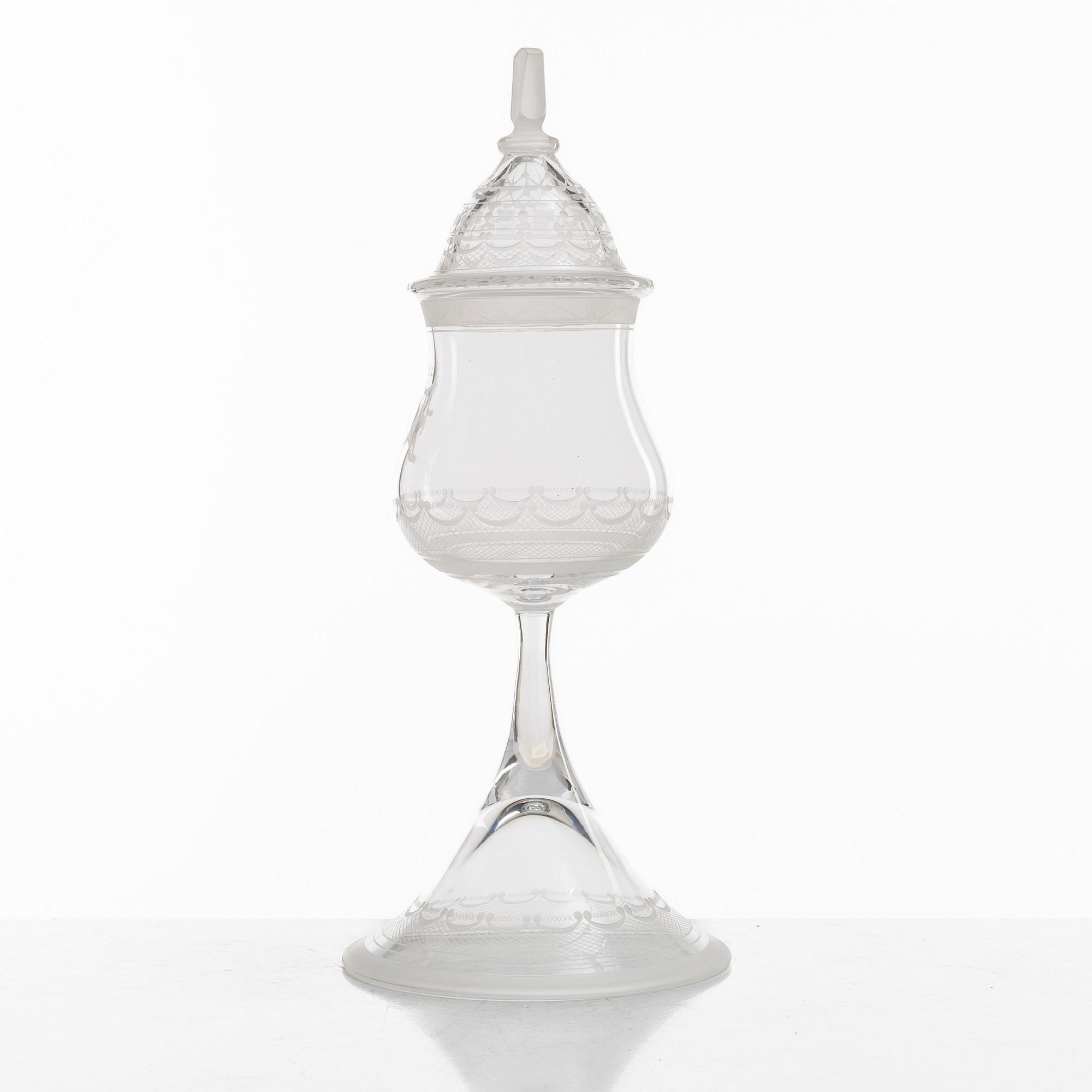 Simon Gate, An "Aurora" lidded glass cup, Orrefors, 1976.