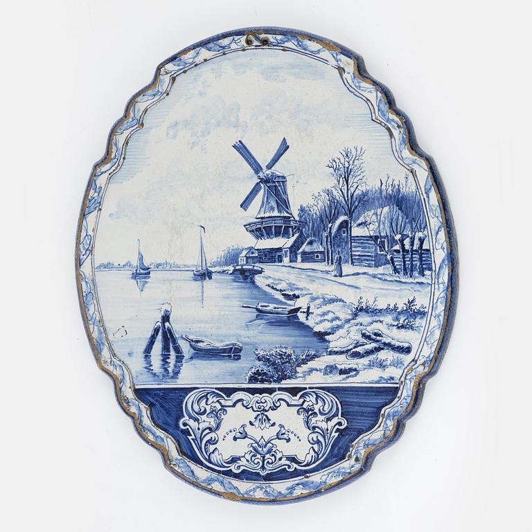 Väggplakett, fajans, Historismus, omkring 1900.