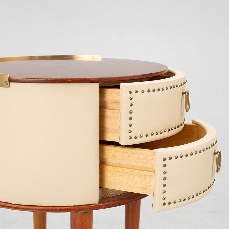 Sängbord, Halvdan Petterssons Möbelfabrik, Tibro, 1900-talets mitt.