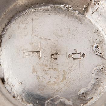 PIKAREITA, 2 kpl, hopeaa, Anders Östberg, Kokkola 1800-luvun alku ja Lars Stabaeus, Tukholma 1754. Yhteispaino 79 g.