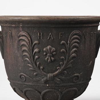 Ivar Johnsson, a pair of "Venus" cast iron urns, Näfveqvarns bruk, Swedish Grace.