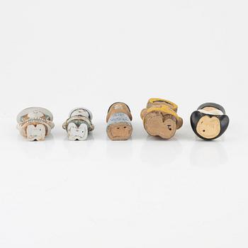 Lisa Larson, figuriner, 8 st, bl.a. ur serien "Larsons ungar", Gustavsberg.