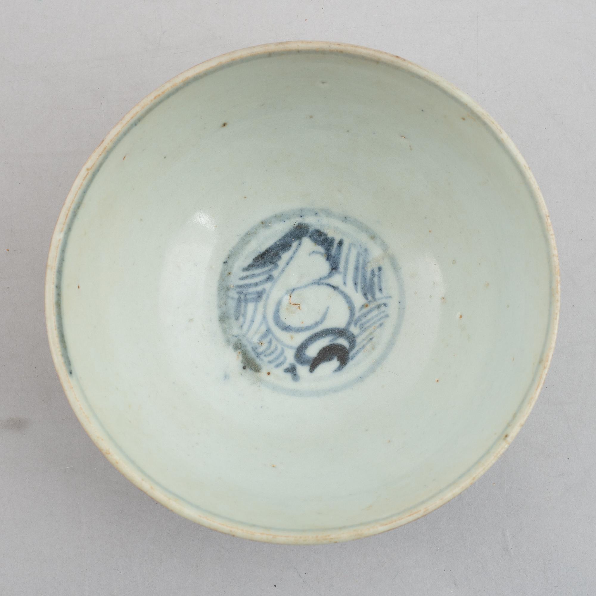 Five pieces of Chinese porcelain, Ming and Qing dynasty, 17th &18th century.