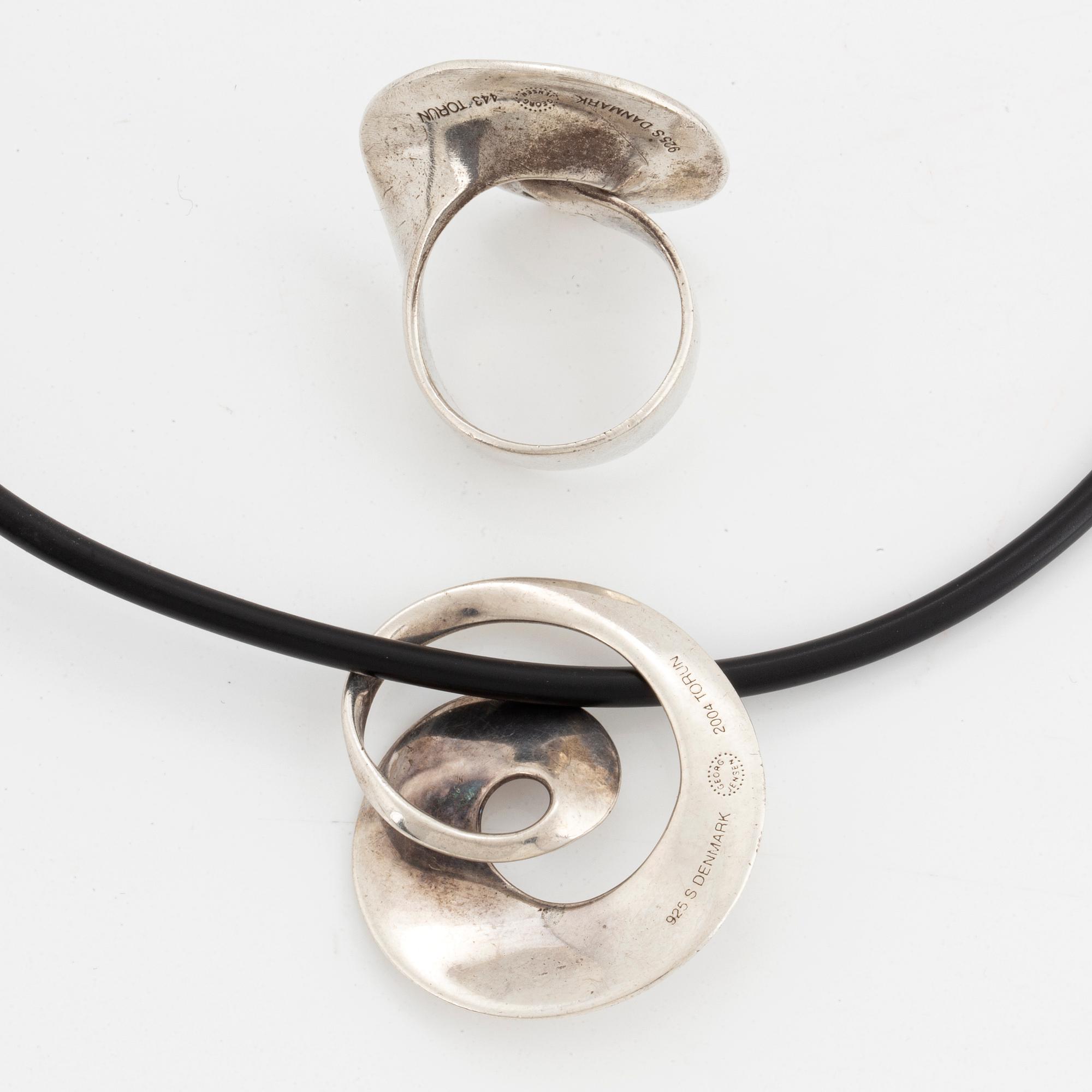 a Vivianna Torun Bülow-Hübe, Georg Jensen sterling silver, collection Torun "Continuity" nr 443 and pedant.