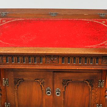 A lectern in English style, made in the first half of the 20th century.