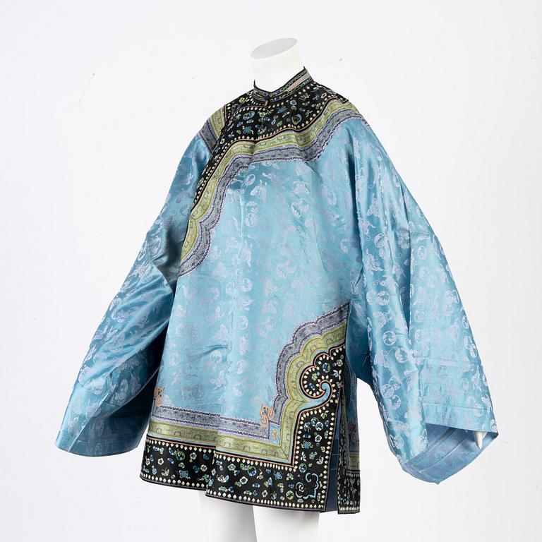 A Chinese silk robe, early 20th Century.
