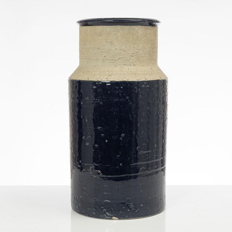 Hertha Bengtsson, vas, stengods, Rörstrand, 1900-talets andra hälft.