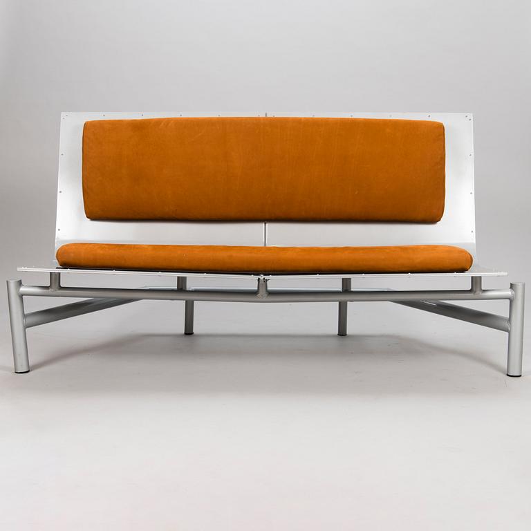 STEFAN LINDFORS, sohva "Booa", Skanno, suunniteltu 1992.