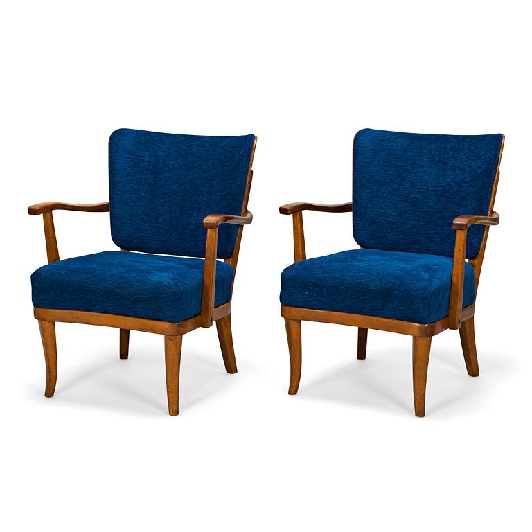 Einari Kyöstilä, A pair of 1940s armchairs for Oy Stockmann Ab,  Keravan Puusepäntehdas, Finland.