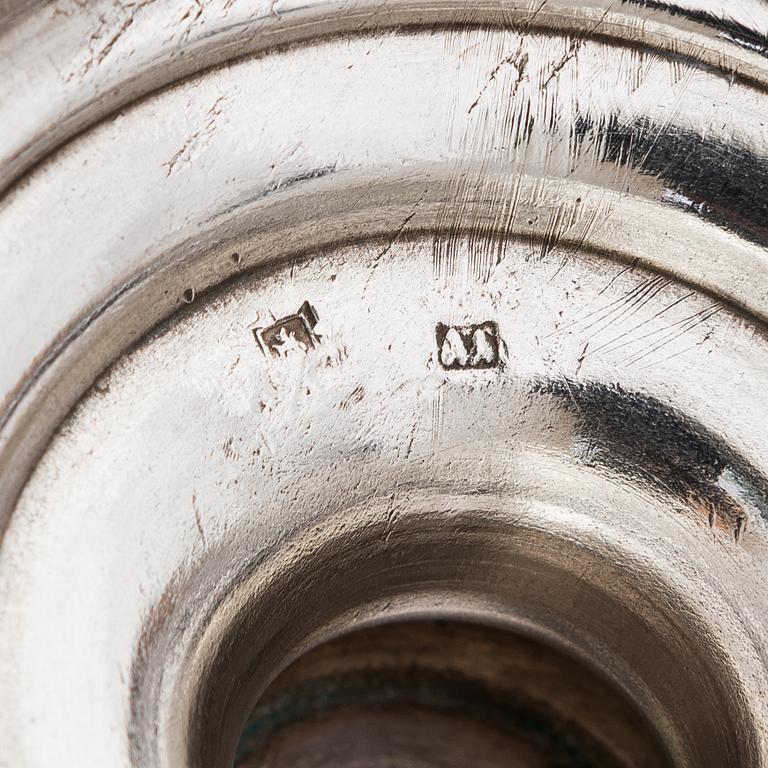 Bägare på fot, 2 st, silver Ryssland 1864 och 1883-86.