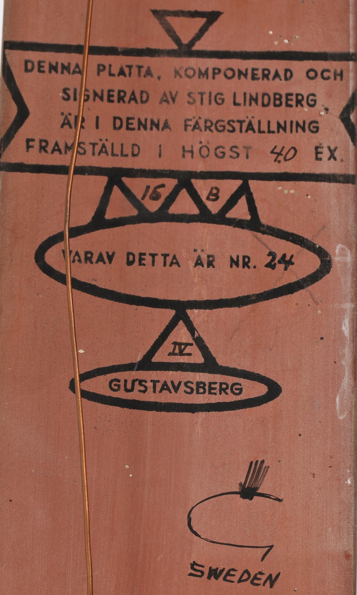 VÄGGPLAKETT, fajans, Stig Lindberg Gustavsberg. Sign och numr 24/40.