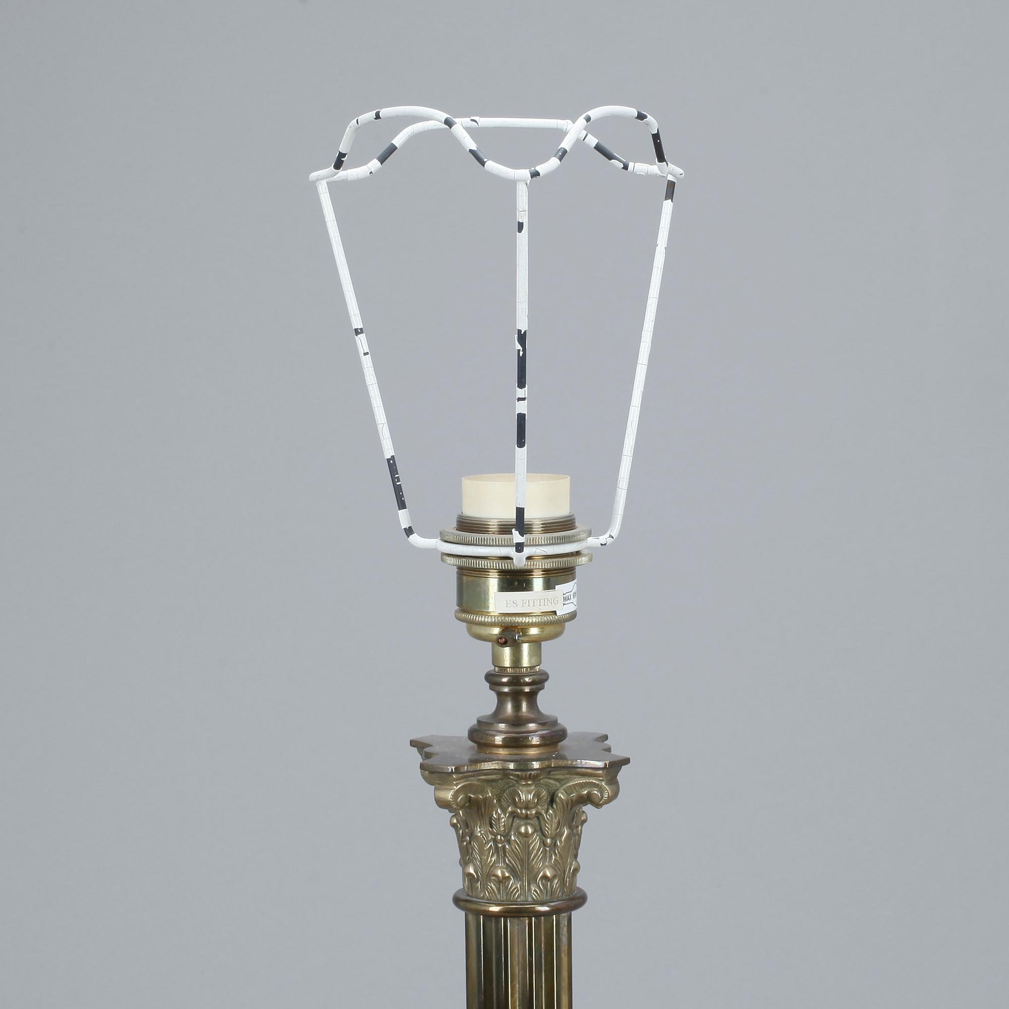 BORDSLAMPA, kolonn, mässing, omkring år 2000.