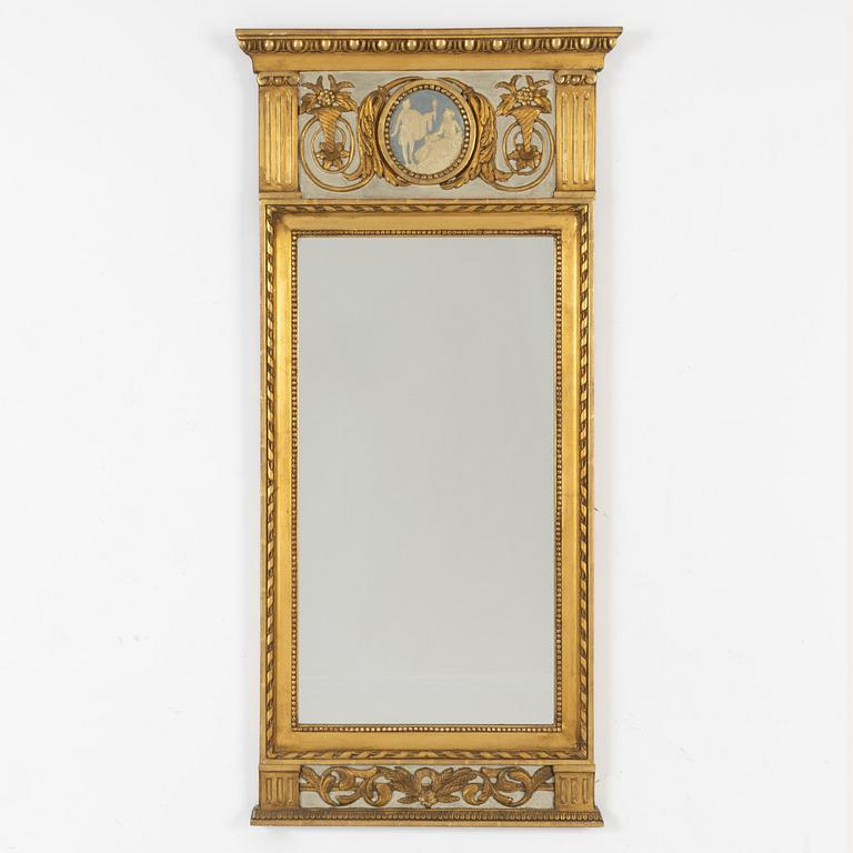 Spegel, gustaviansk stil, omkring år 1900.