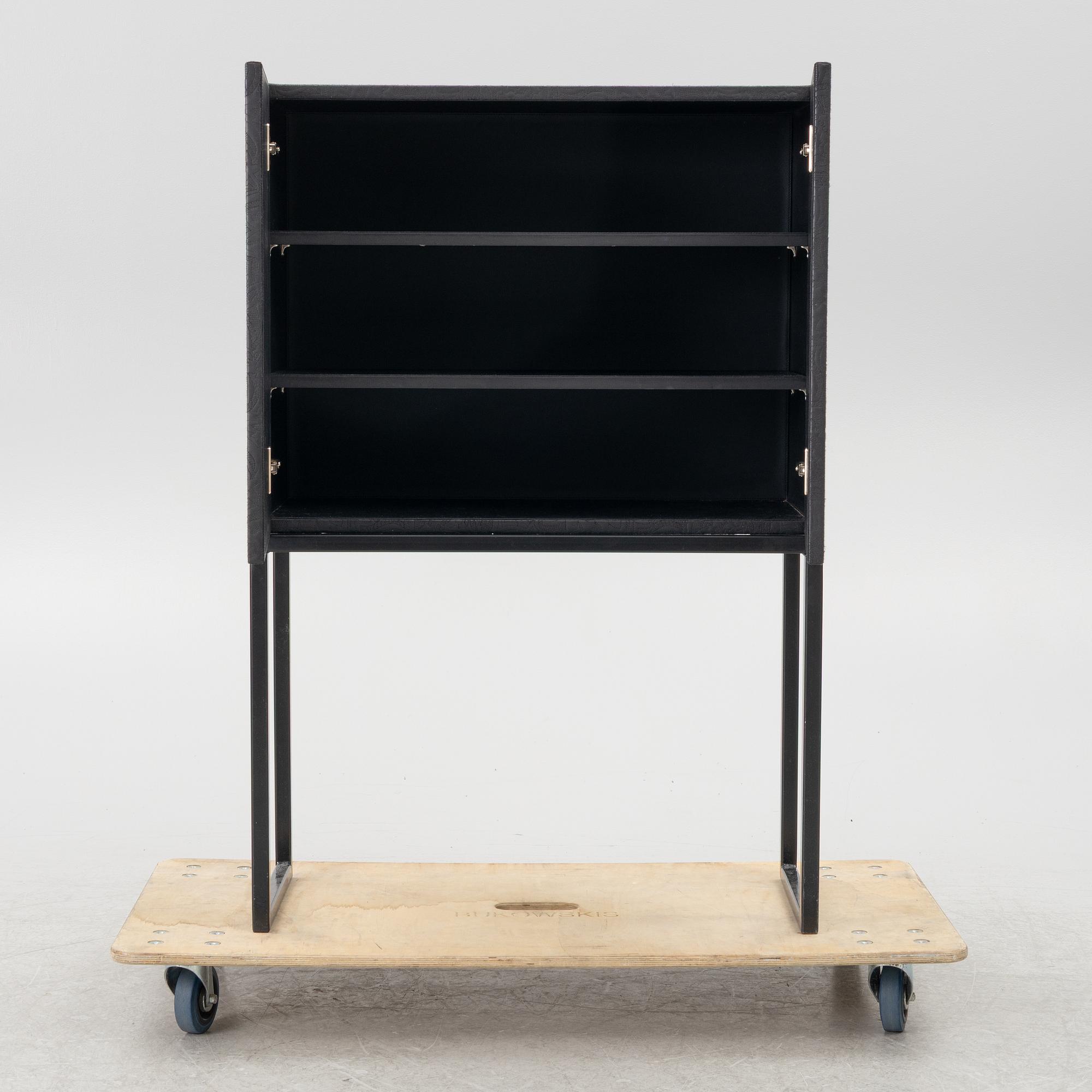 Cabinet, DIS, 2000s.