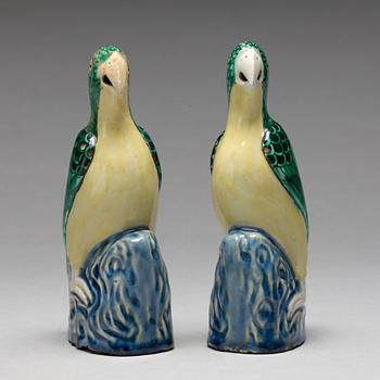 A pair of famille rose figures of parrots, late Qing dynasty.