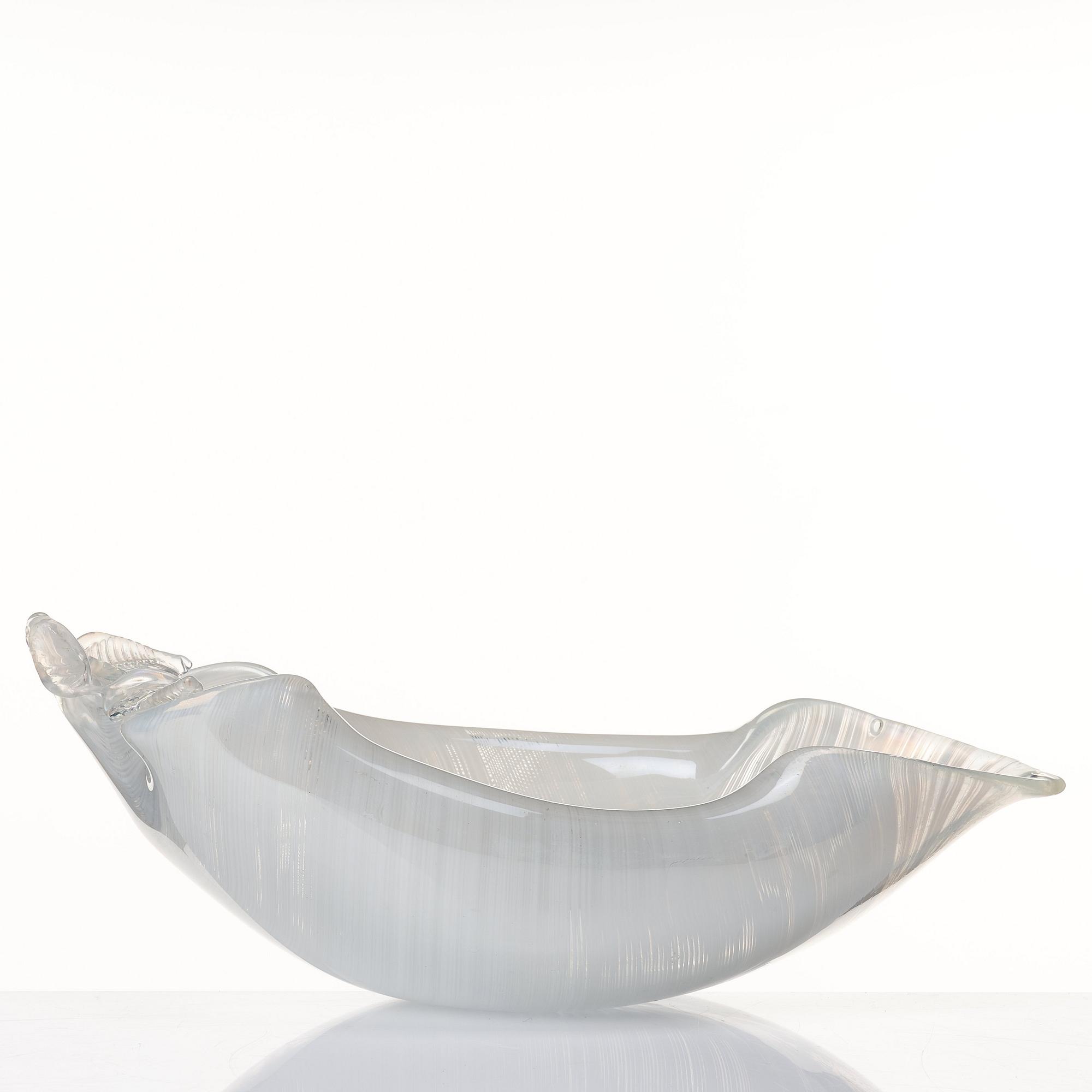 Tyra Lundgren, a leaf-shaped iridescent zanfirici bowl, Venini, Murano, Italy post 1938.