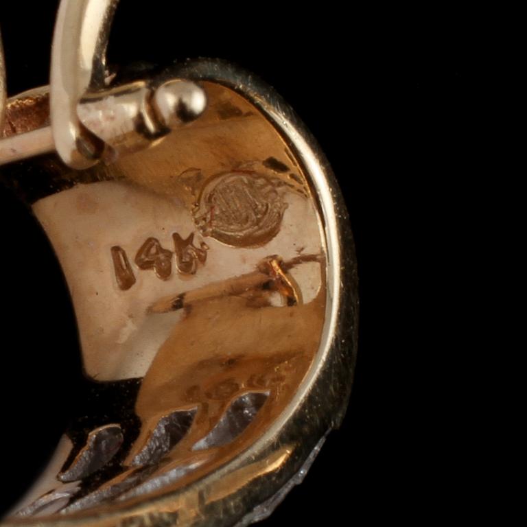 ÖRHÄNGEN, ett par, 14k vitguld med prinsesslipade diamanter, ca 2.00 ct. Vikt 6 g.