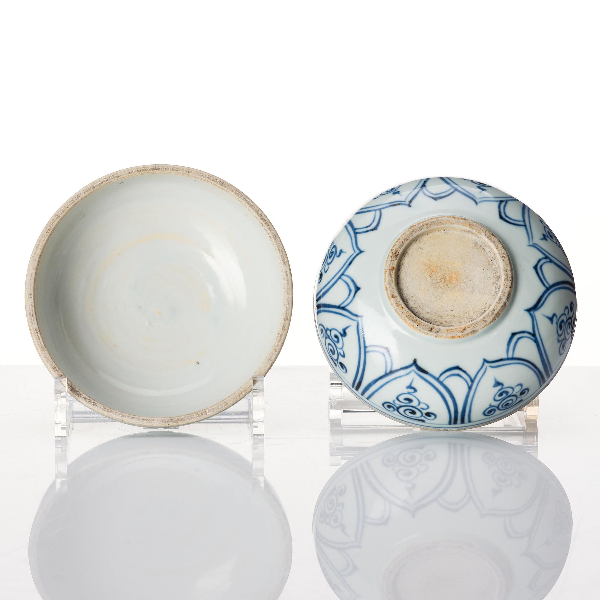 A blue and white ming style box with cover, Qing dynasty, Yongzheng (1723-35).