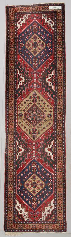 MATTA, Hamadan, ca 85 x 225 cm.