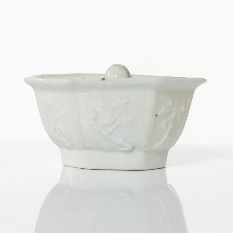 A blanc de chine wine cup, Qing dynasty, Kangxi (1662-1722).