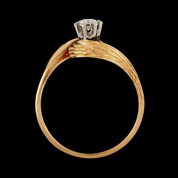 RING, 18k guld med briljantslipad diamant, ca 0.16 ct, importstämplad. Vikt 4 g.