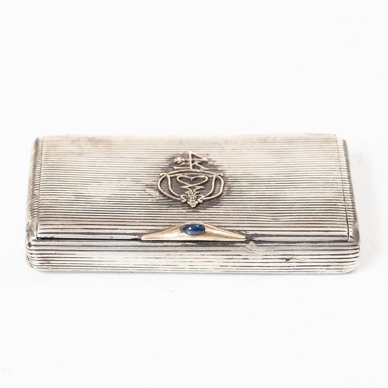 A Russian silver cigarette case, silver, St Petersburg, 1908-1926.