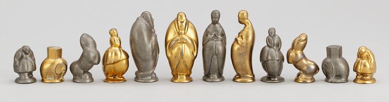 A Marie-Louise Idestam-Blomberg pewter chess set, Firma Svenskt Tenn 1930.