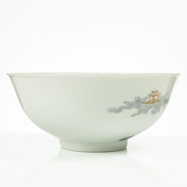 A Chinese porcelain bowl, Republic, 20th century.