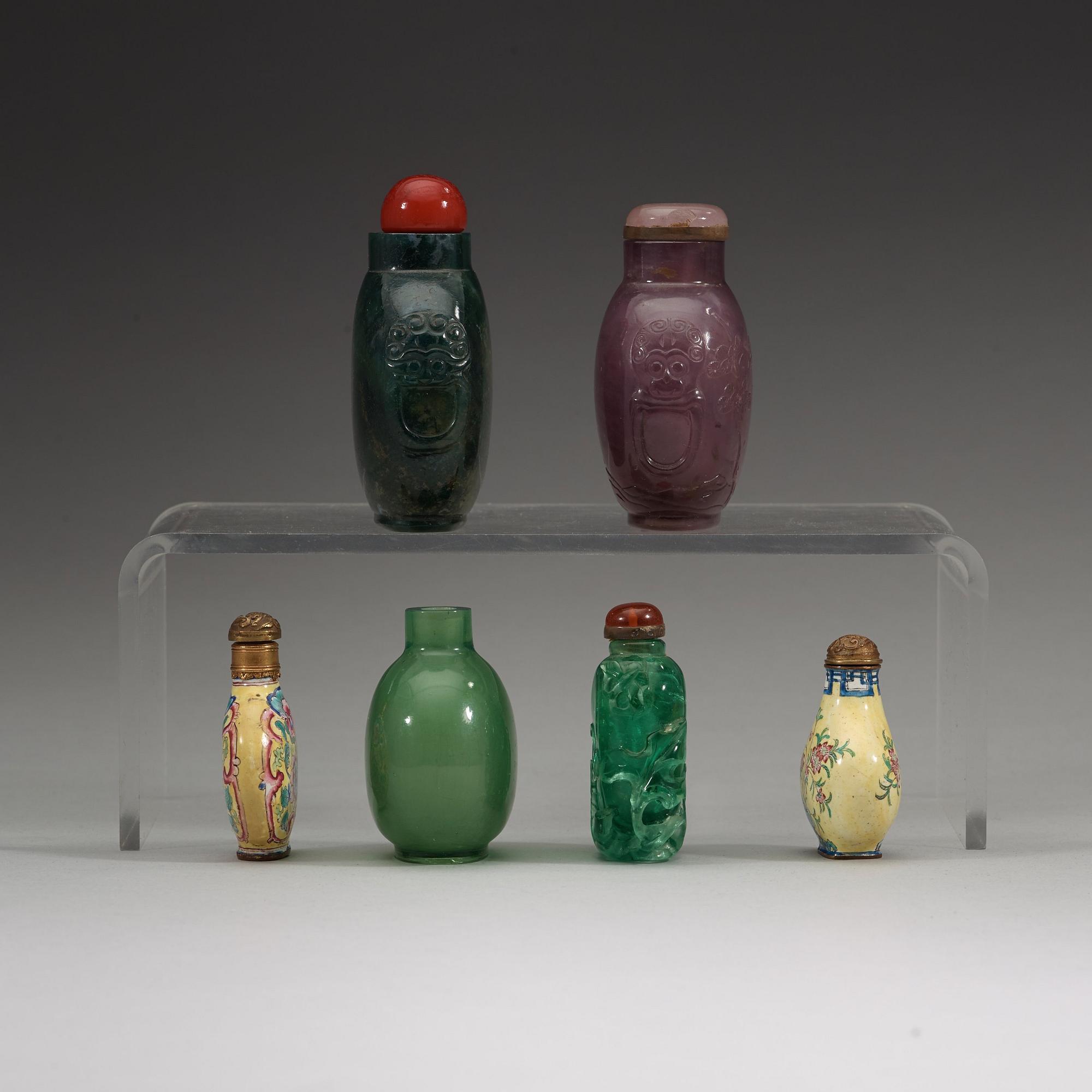 A group of six snuff bottles, Qing dynasty (1644-1912).