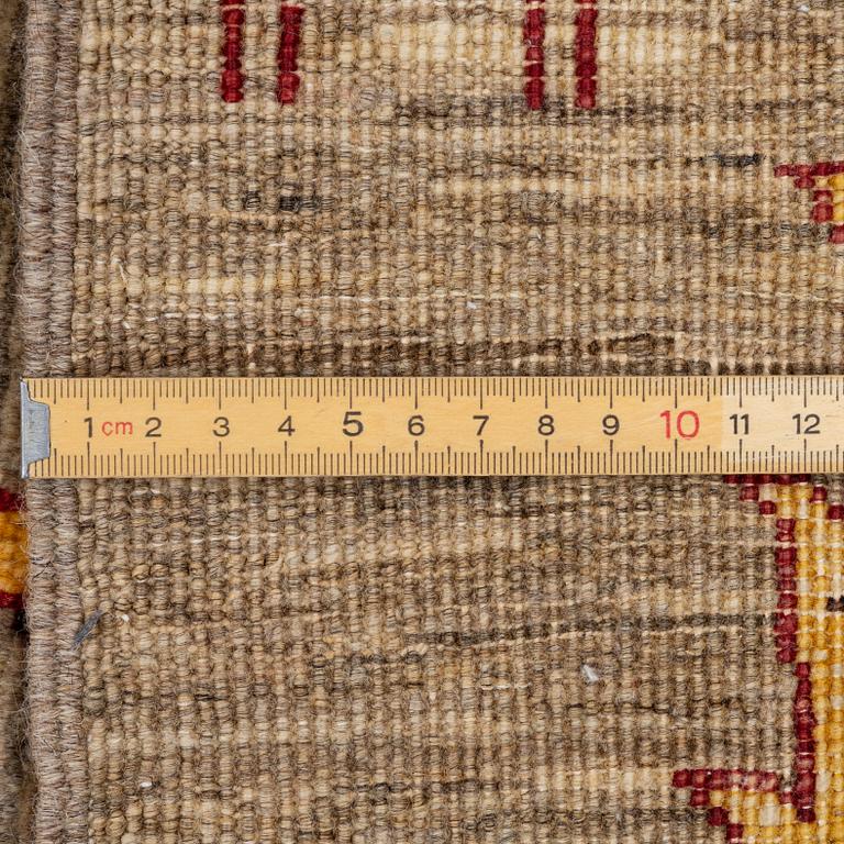 Matta, ca 205 x 155 cm.