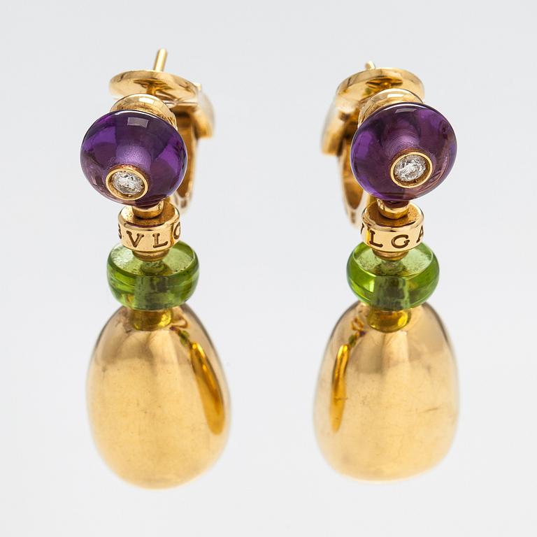 Bulgari "Mediterranean Eden" örhängen, 18K guld, diamanter ca 0.12 ct tot, peridoter och ametister.