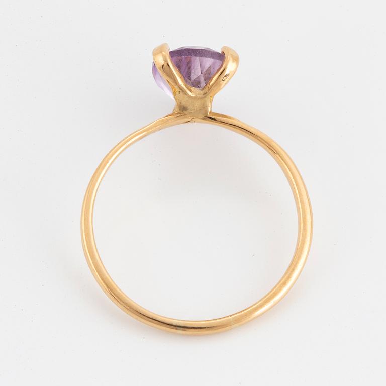 Pear shaped amethyst ring.