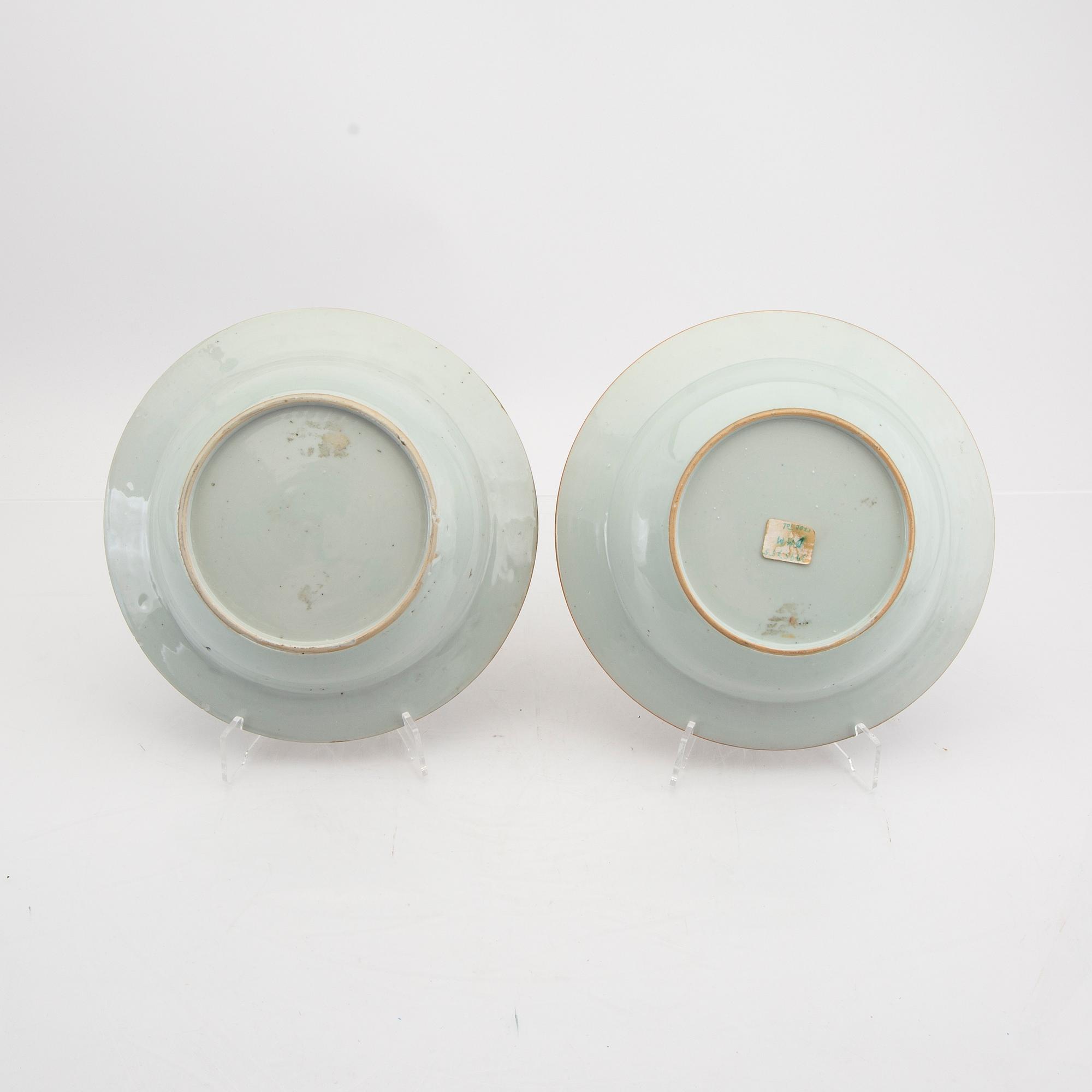 A set of two Chinese porcelain plates 18th century.