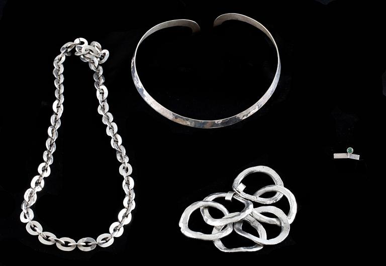 HALSKEJDA, HALSRING, ARMBAND OCH RING, sterling silver och smaragd. Sverige och Danmark, 1980-90-tal. Tot.vikt 220,9g.