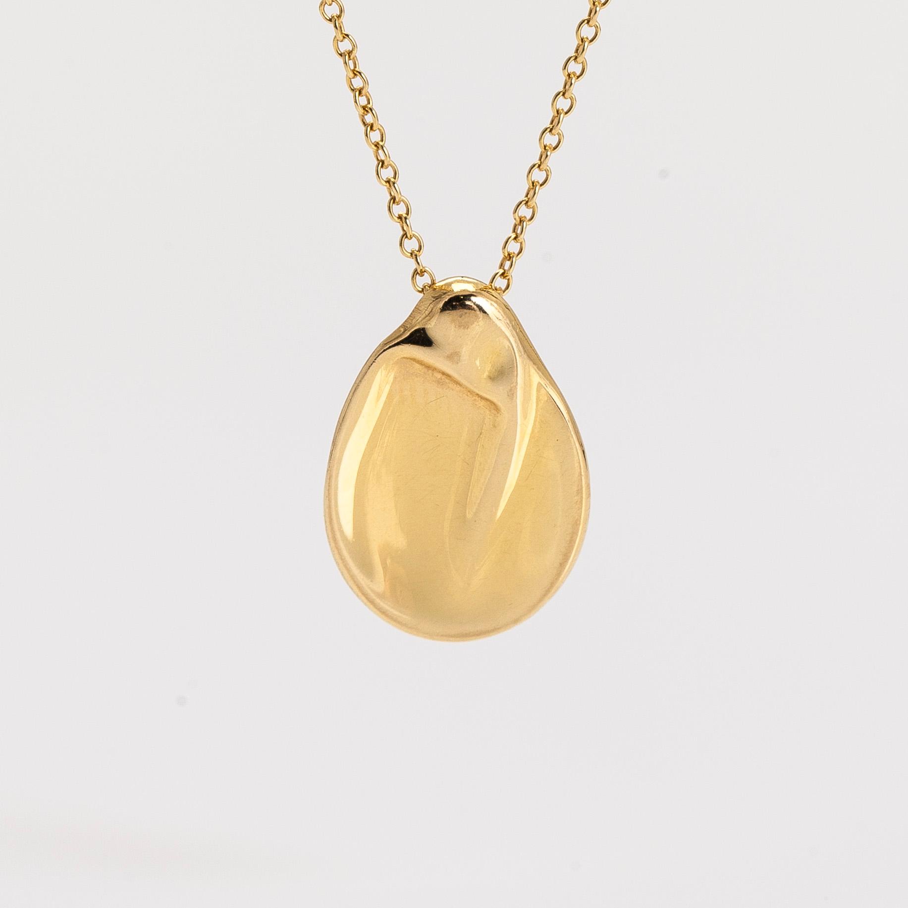 Tiffany & Co, Elsa Peretti, a 18K yellow gold 'Madonna' necklace.