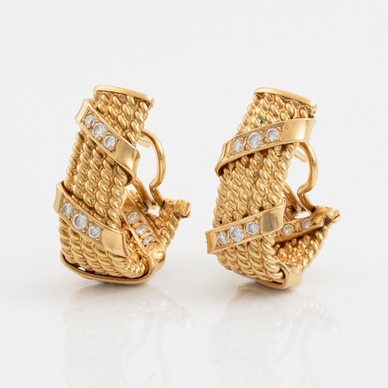 Earrings, hoop earrings, gold with brilliant-cut diamonds.