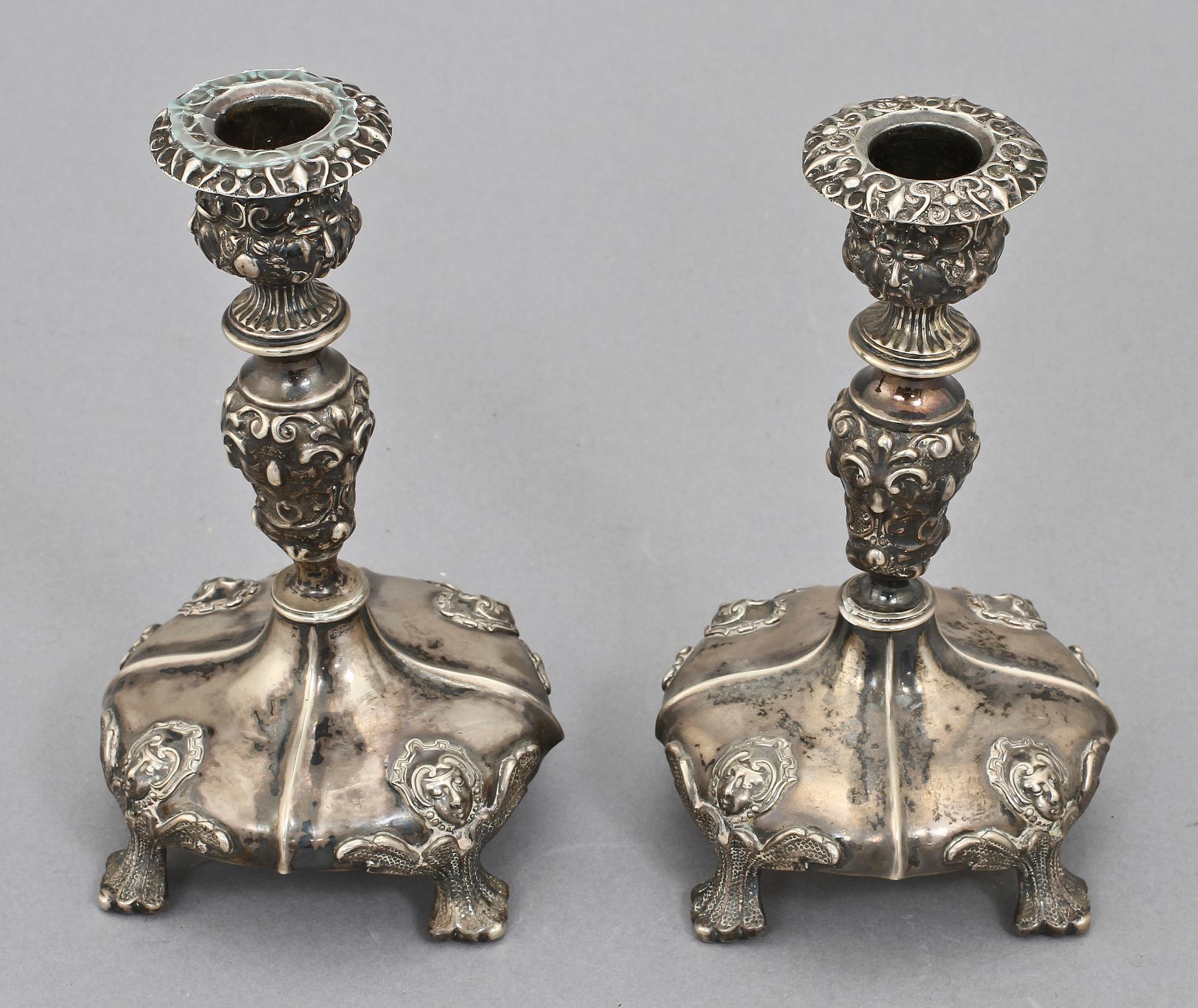 LJUSSTAKAR, ett par, nyrokoko, sent 1800-tal.