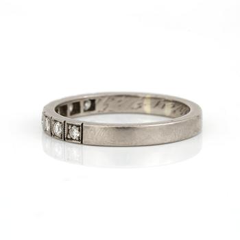 HALVALLIANSRING, med diamanter, totalt ca 0,18 ct, Fors Haldor Vidar, Stockholm, 1958, 18K vitguld.