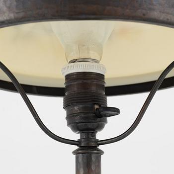 An Art Nouveau table light, early 20th century.