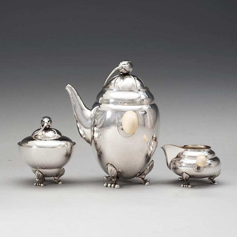 GEORG JENSEN, kaffeservis, tre delar, "Magnolia/Blossom", Jensen & Wendel, Köpenhamn 1945-51, sterling,