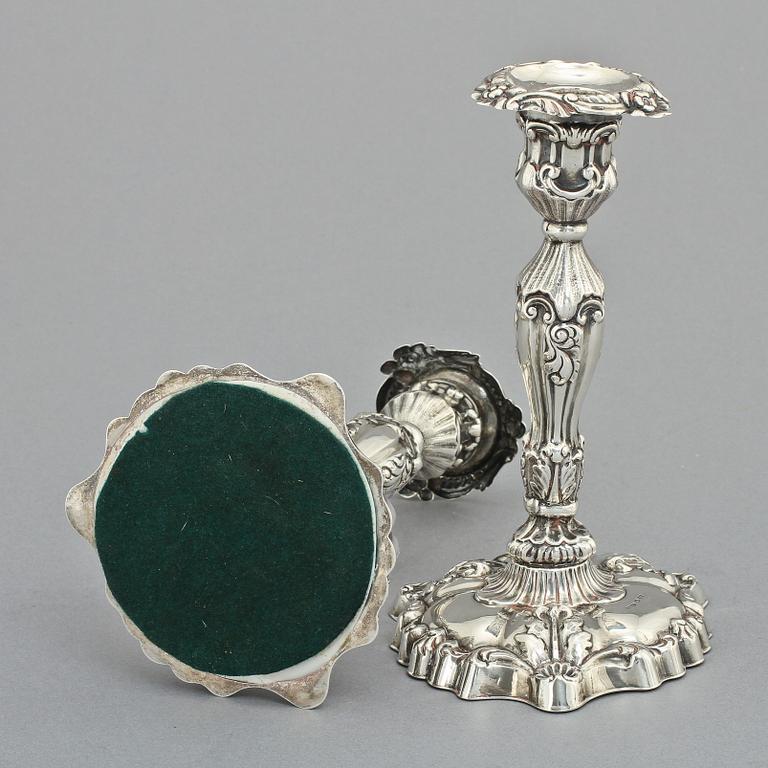 LJUSSTAKAR, ett par, silver, Emanuel Forssman, Växjö, 1866.