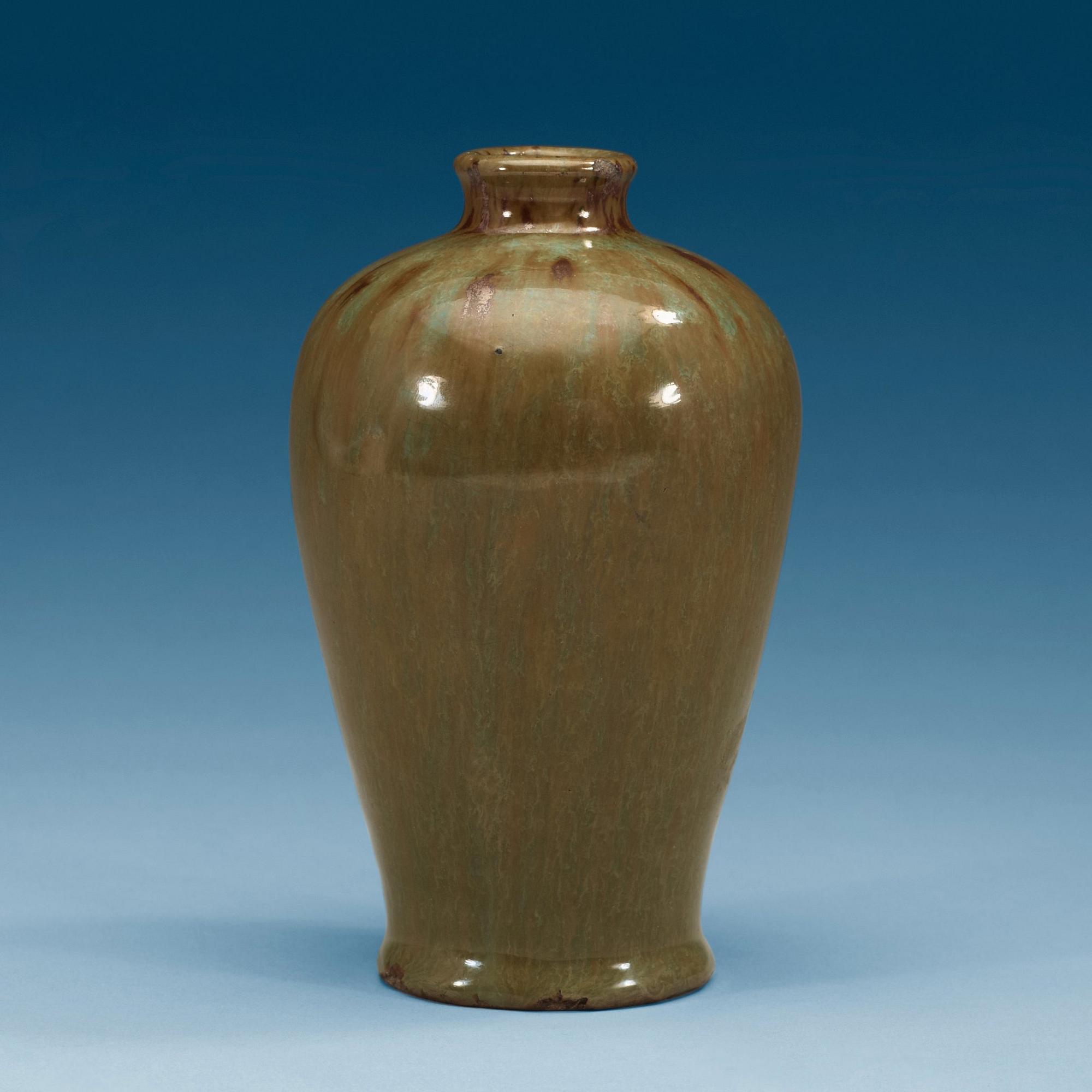 A green jun glazed vase, 18th Century or older.