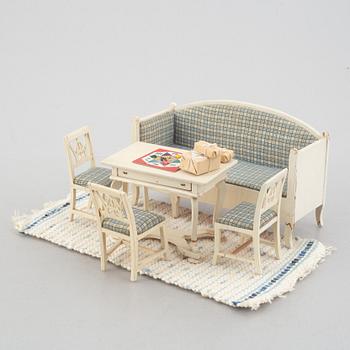 Dollhouse furniture, 9 pieces and accessories, Berit Bergström, Nolbyn, Värmland Craft, 1940s/50s.